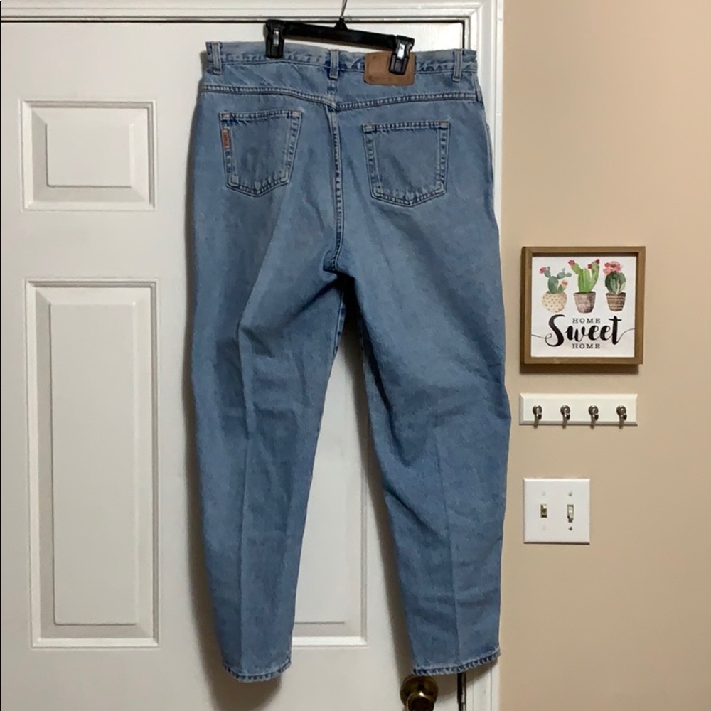 Vintage High-Waisted Jeans - Picture 4 of 5
